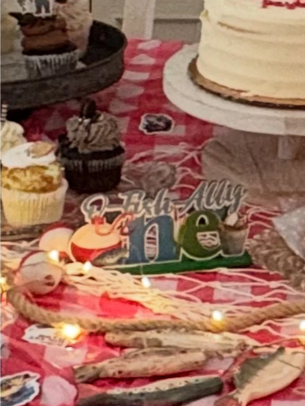 6 Pcs Wooden Birthday signs - decorative item - Fishing Theme